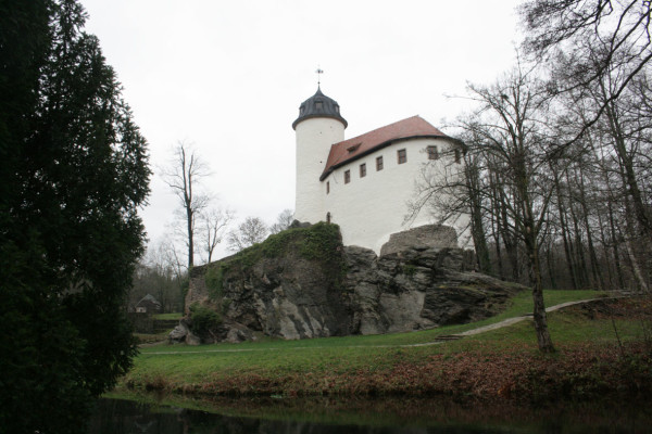 Zu Beginn der diesjährigen Schließzeit werden in der Burg Rabenstein die Turmtreppe und das Burgsaal-Parkett in Ordnung gebracht. Foto (Archiv): bit 
