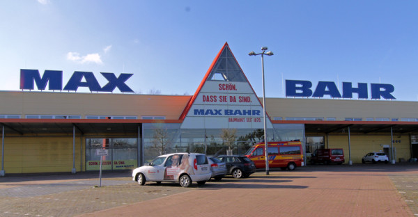 Schön, dass Sie da sind - Der Satz bleibt auch jetzt bestehen. Am Dienstag kommen die ersten Asylbewerber in den ehemaligen Max Bahr Baumarkt. Foto: Alice Jagals