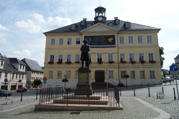 Die Stadtverwaltung in Hainichen wird demnächst mit leistungsfähigen Datenkabeln sowie einem WLAN-Netzwerk ausgestattet. Foto: Roman Pfüller