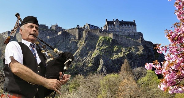 Egal ob im Frühjahr oder im Herbst, das Edinburgh Castle strahlt einen ganz besonderen Zauber aus. Foto: Agentur