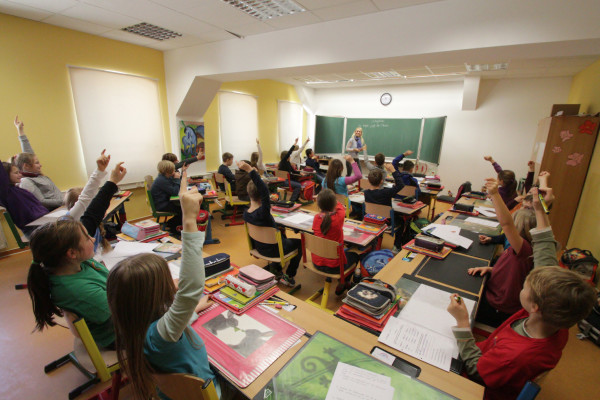 Unterricht in einer der beiden DPFA Regenbogen-Grundschulklassen. Foto: bit 