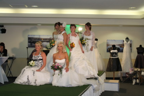 Zu den Höhepunkten der Hochzeitsmesse zählten die Modeschauen mit Brautmoden. Foto: Uwe Wolf