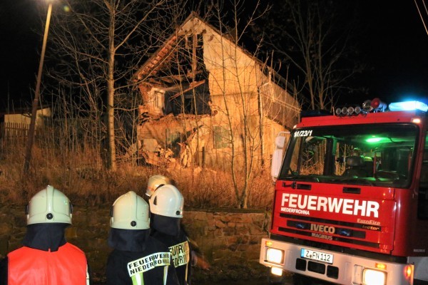 Eine Hausfassade stürtzte in Niederfrohna ein. Foto: Roman Pfüller