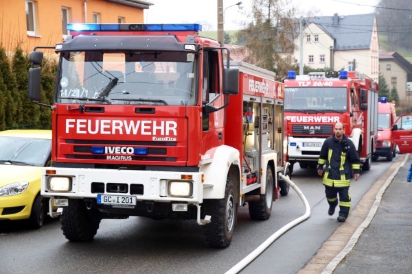 Einsatz der Feuerwehren wegen eines Brandes in Gersdorf. Fotos: Daniel Unger