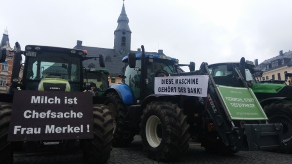Bauern protestierten auch in Annaberg-Buchholz gegen Dumpingpreise. Foto: Sven Günther