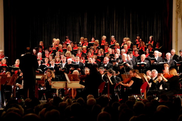 Am 16. April gastiert der Sachsenringchor in der Aula der Pestalozzischule. Foto: Sachsenringchor