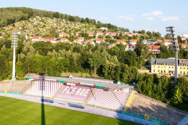Die Fans des FCE können jetzt Stadion-Sitzschalen kaufen. Foto: Daniel Unger