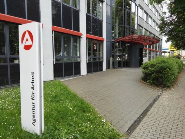 In der Arbeitsagentur Chemnitz auf der Heinrich-Lorenz-Straße wurde ein Mitarbeiter mit einem Messer bedroht. Foto: C. Haase