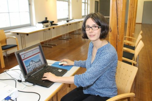 Limbach-Oberfrohna. Das Esche-Museum hat eine eigene Webseite. unter www.esche-museum.de informiert die Webseite übersichtlich und ausführlich über alle Aktivitäten im Museum. "Unser Museum besteht in diesem Jahr genau fünf Jahre. Ebenso alt ist die Idee für eine eigene Internetseite", sagte die Leiterin der städtischen Museen, Dr. Barbara Wiegand-Stempel. Nie sei es dazu gekommen. Doch jetzt könne man endlich eine eigene Internetpräsentation bieten.