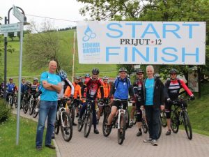 78 Biker aus Holland und Belgien starteten im letzten Jahr, um den Stoneman Miriquidi zu bezwingen. Jetzt konnten die Organisatoren Paul Albers und Tinus Rispens 160 Radfahrer begrüßen. Foto: TVE