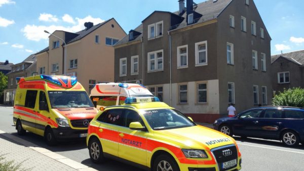 Eine Frau wurde leicht verletzt und ins Krankenhaus gebracht. Foto: Uwe Wolf