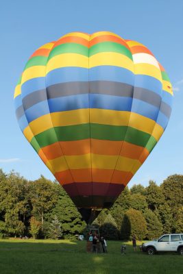 Der Ballon steht.