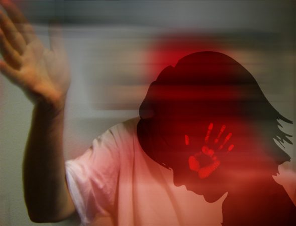Eine Ohrfeige verpasste ein bisher unbekannter Mann einem 6-Jährigen. Nun sucht die Polizei nach Zeugen. Foto: Pixabay