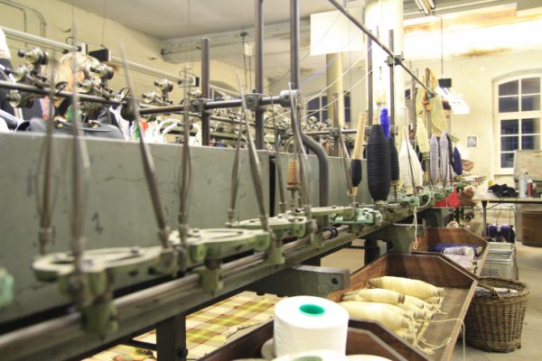 In der Tuchfabrik Gebr. Pfau ist der frühere Textilverarbeitungsprozess von Anfang bis Ende zu sehen. Das hat absoluten Seltenheitswert. Foto: Alice Jagals