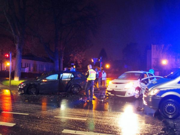 In Freiberg hat es am Abend einen Unfall gegeben. Fotos: Peter Kuckenburg